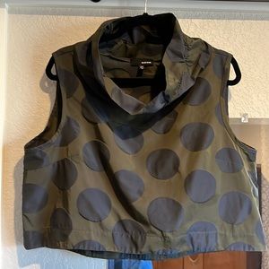 SUN KIM vest / top / crop or short accent top